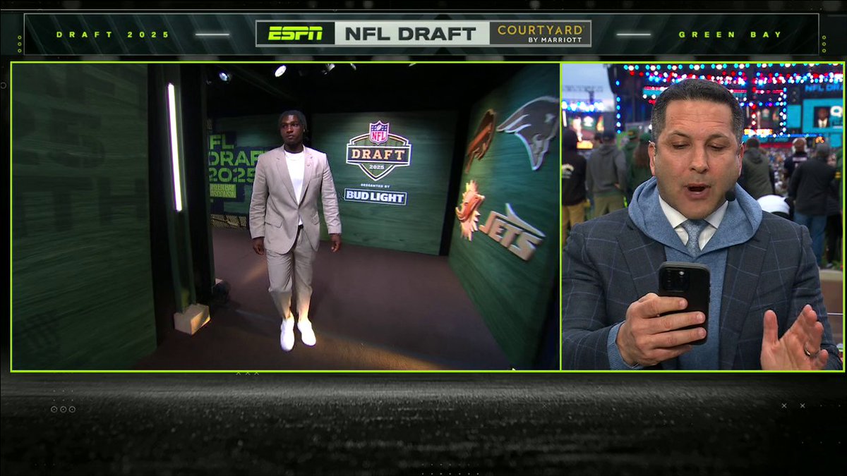 .@adamschefter breaks down the trade between the Jaguars and Browns.
