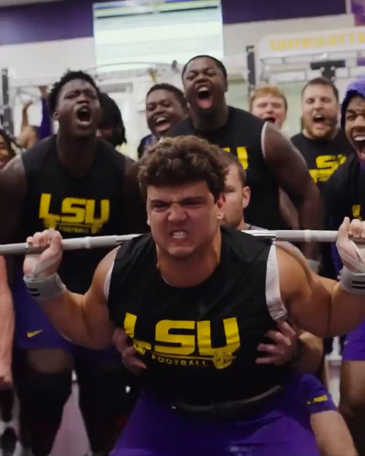 When the newest Patriot Will Campbell winked at the camera while squatting 616 POUNDS 🤯 (via LSU Football)