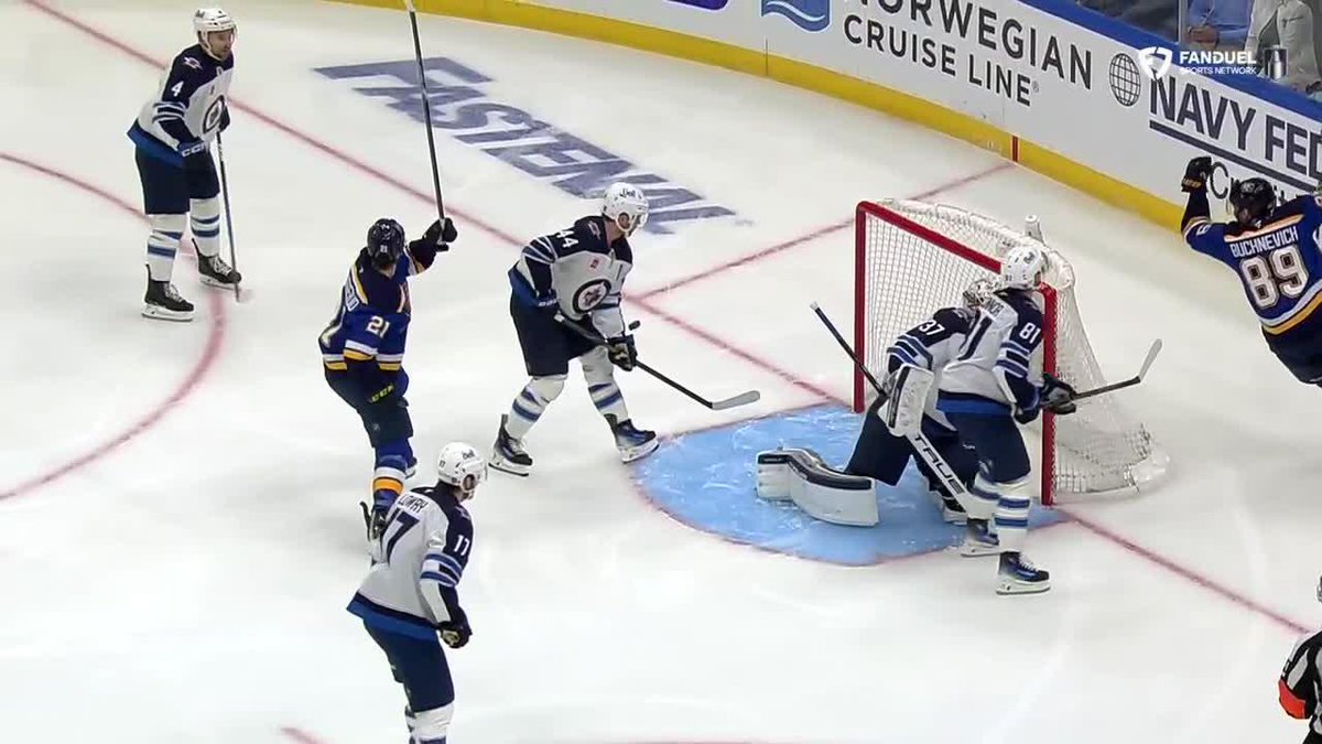 Just when you thought this place couldn't get any louder... #stlblues