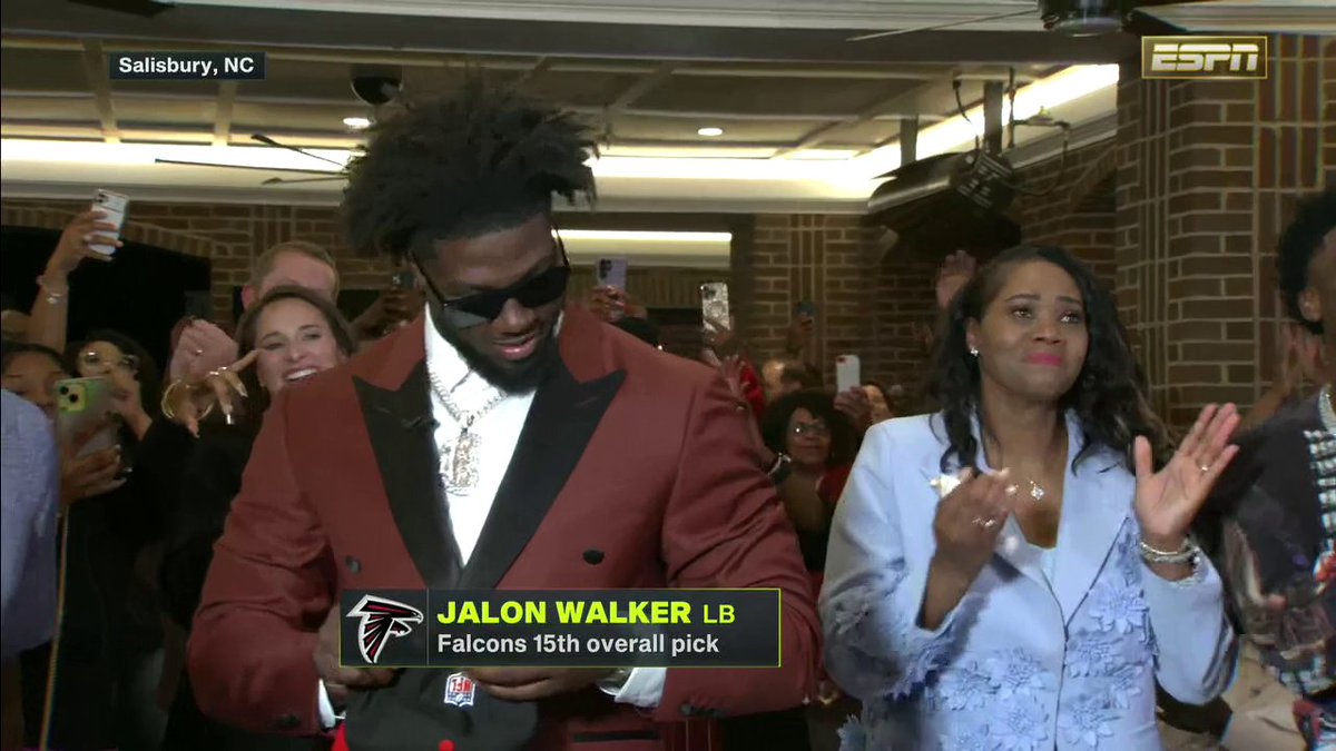 Jalon Walker is staying in Georgia‼️ He becomes the first player from the University of Georgia the Falcons have taken in the first or second round since 1966 🤯