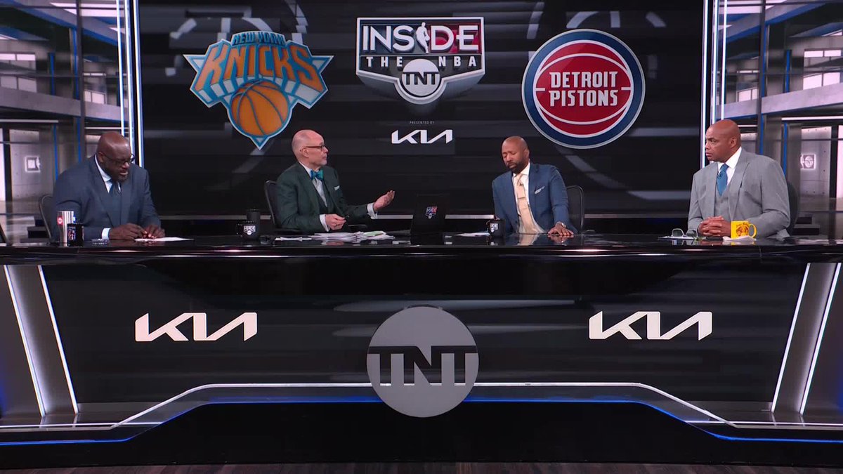 Chuck & Kenny got into it over the New York-Detroit series 😮