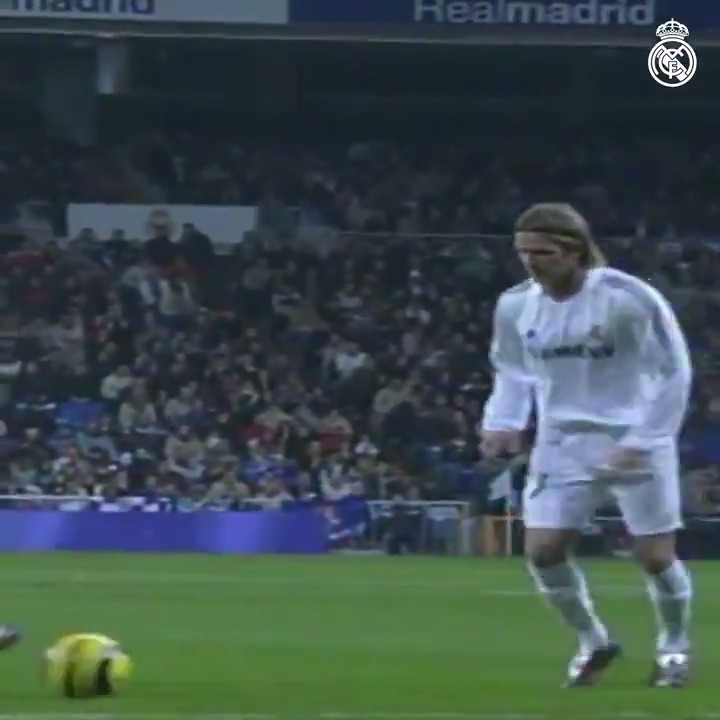 🏴󠁧󠁢󠁥󠁮󠁧󠁿⭐️ #GoalOfTheDay | David Beckham vs Cadiz (2006)