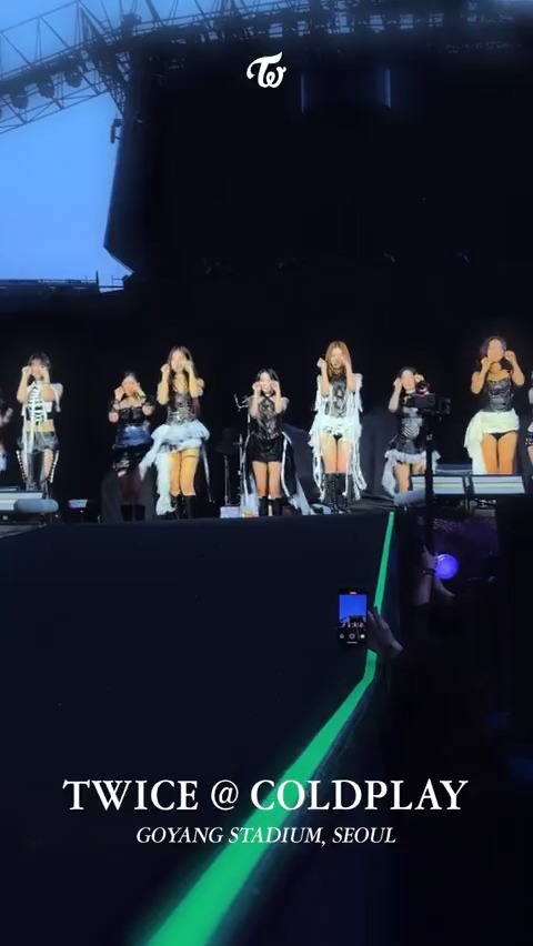 TWICE at COLDPLAY Seoul — From rehearsal to spotlight ✨🪩 #TWICE #트와이스 #Coldplay Coldplay #MOTSWT #WEPRAY_TWICEVersion #ColdplaySeoul