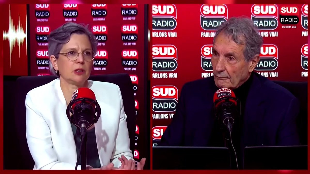 "Mettre les drapeaux en berne pour le pape, ce n'est pas respectueux de la loi de 1905" pour Sandrine Rousseau