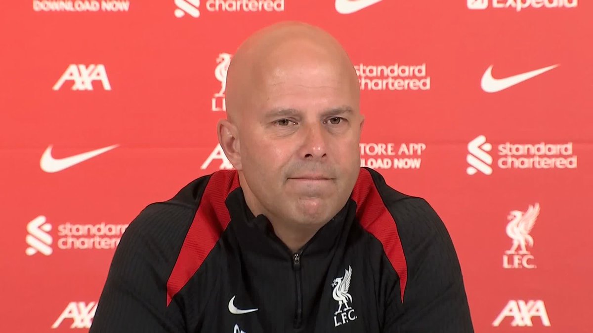 "If you walk in this door here or at Anfield, you know the expectations. You know this club has to win trophies" 🏆 Arne Slot on if he expected to win the Premier League in his first season 🤔