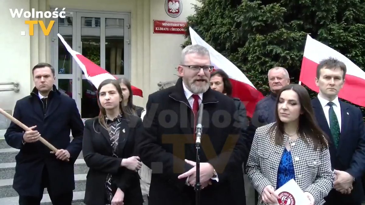 "Ministerstwo Środowiska i Klimatu do LIKWIDACJI, a ludzie, którzy w nim urzędują POD SĄD!" 🔴 Grzegorz Braun pod Ministerstwem Klimatu i Środowiska ws. PROTESTU rolników i leśników w Warszawie Grzegorz Braun Konfederacja Korony Polskiej Marta Czech