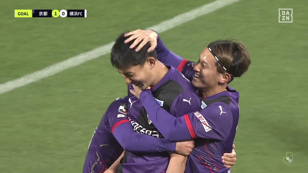 🟣 待望の今季初ゴール ⚽️ GKのゴールキックから巧みにつなぎ、最後は #原大智 が左足で突き刺す! 前節クラブ史上初のJ1首位に立った #京都サンガ が #横浜FC から先制。 🎥:DAZN Japan