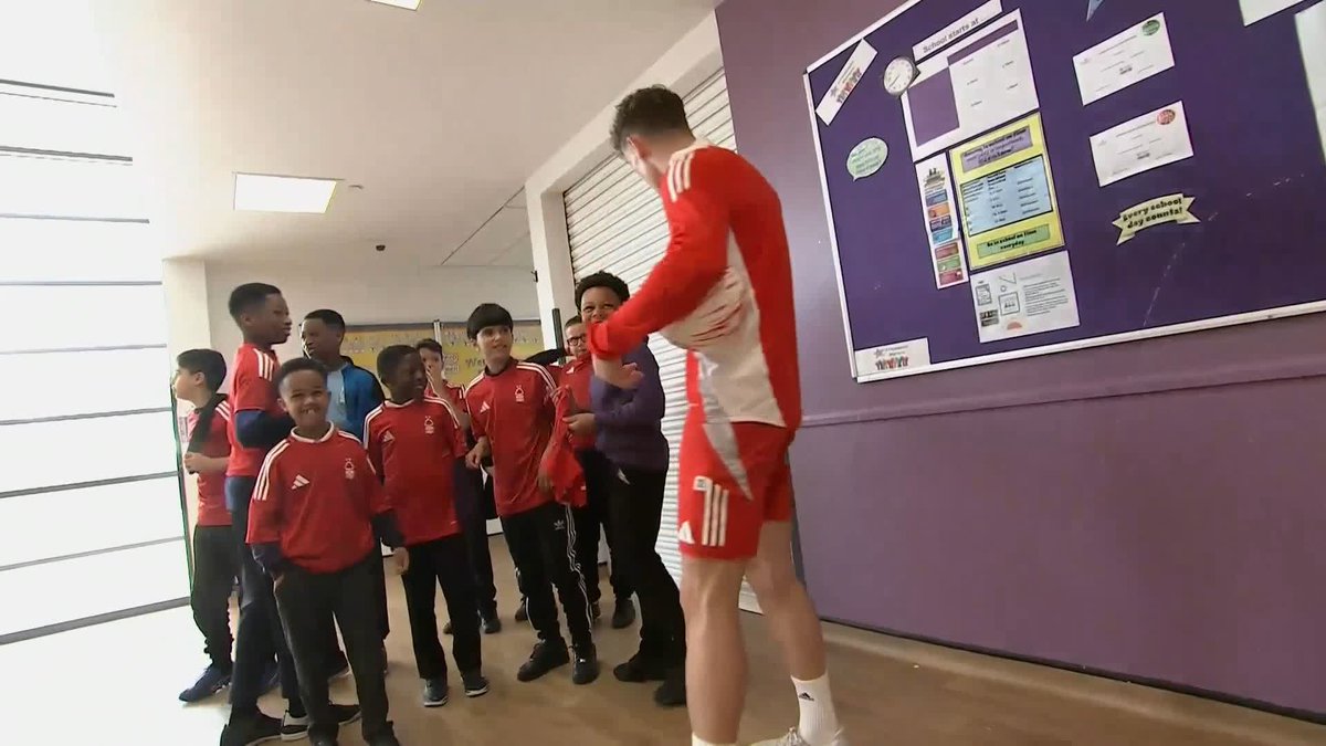 Nottingham Forest owner Evangelos Marinakis has donated 1000 kits to children across Nottinghamshire ahead of their huge FA Cup semi-final game ❤️