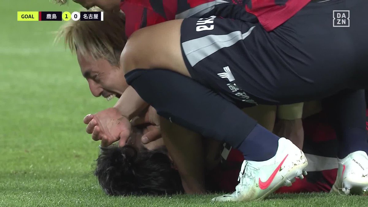 これは“元ストライカー”の嗅覚 FKのチャンスから #植田直通 のヘディングに #知念慶 がしぶとく頭で押しみ先制👏 🏆明治安田J1第12節 🆚鹿島×名古屋 🆓#DAZN LIVE配信中 #Jみようぜ #Jリーグ #鹿島名古屋