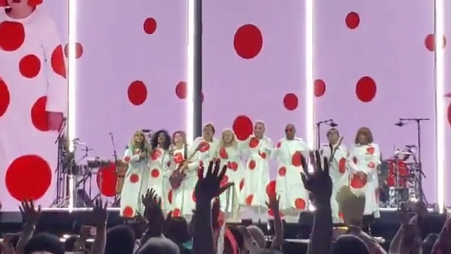 シンディ、愛と感動をありがとう🫶 今宵、武道館で有終の美✨ “自分らしさを貫き続けた”永遠のポップ・アイコン #シンディ・ローパー のキャリア最後のJAPANツアーが日本武道館でフィナーレを迎えました🌈 笑顔と光と大歓声に包まれた今夜のセトリプレイリストを公開しました🎵✨ 再生はこちら▶️