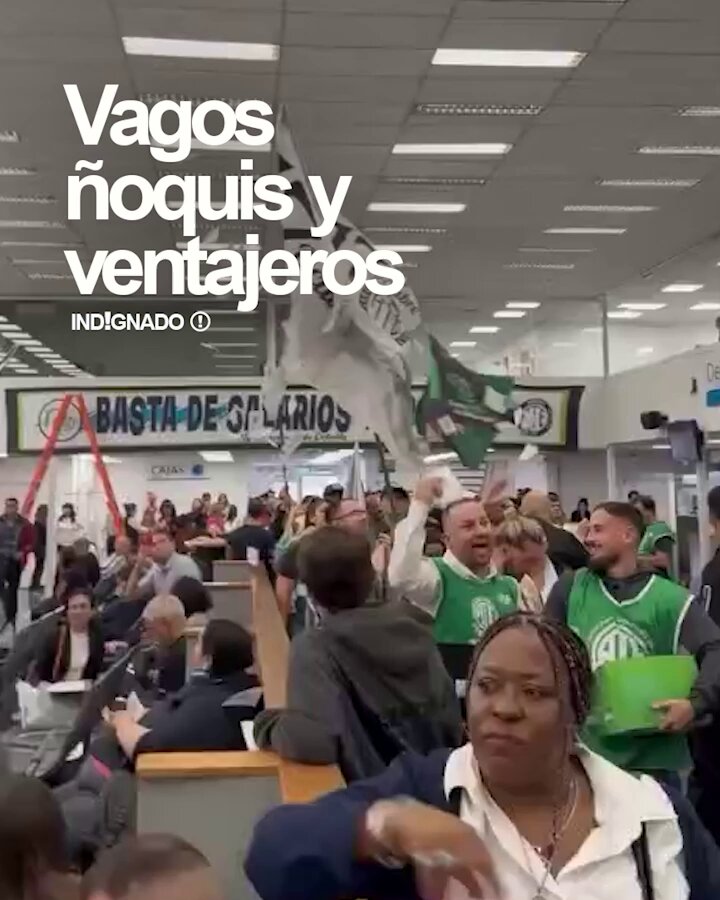 Estos vagos, ñoquis y parásitos tomaron ATE y dejaron sin atención a los que necesitaban urgencias. Estos no son trabajadores. Son extorsionadores que se la pasan tomando mate. Ayúdame a difundir porque los medios llora pauta no te lo van a mostrar. 🔥👊