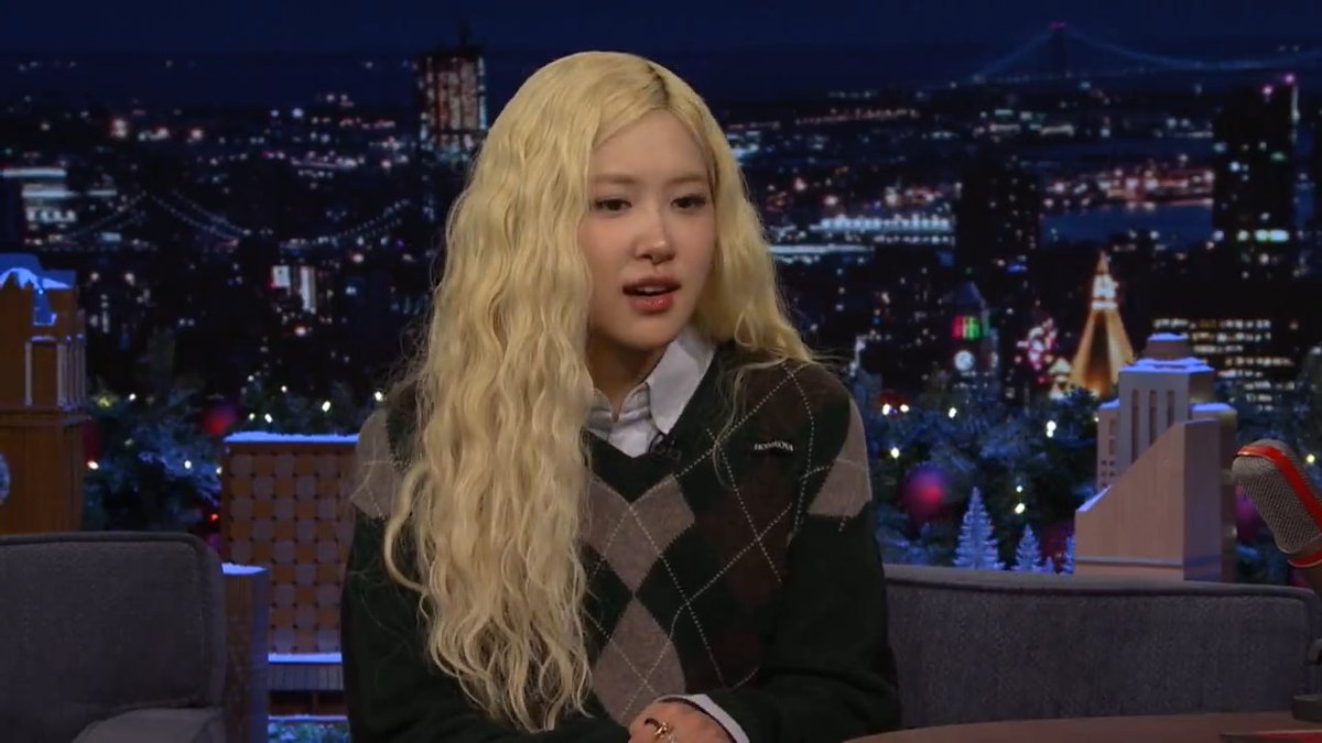 ROSÉ opens up about her songwriting process 🩷 #ROSÉonFallon #rosiebyROSÉ #FallonTonight