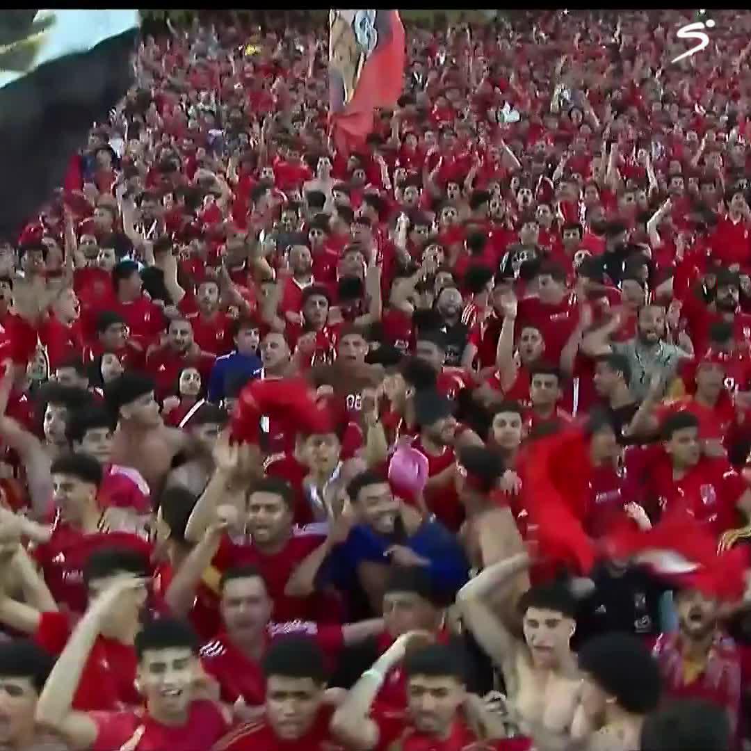 The Cairo international Stadium is bouncing after that Taher Mohamed goal. Just listen to the noise 🔊 📺 Stream #TotalEnergiesCAFCL on DStv: