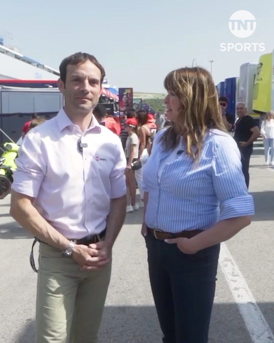 A little chat about the paddock rumours interrupted by a little fan 👀 Suzi Perry and Sylvain Guintoli delve into some Toprak chat and a potential move to #MotoGP 🎙️ #SpanishGP