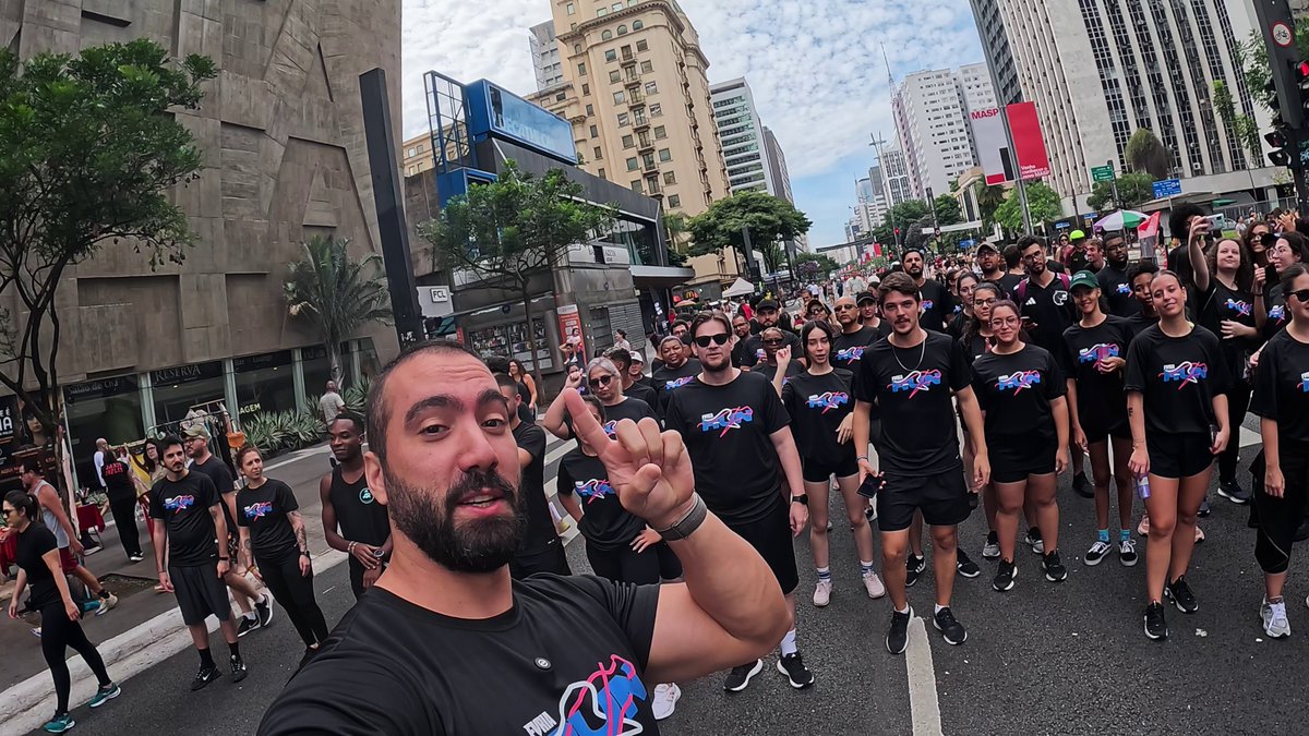 E aí furiosos, beleza? 👍 Do bodybuilding ao triathlon, e agora direto para as pistas da FURIA Run! 🏃♂️ Novos projetos, novos conteúdos e muita novidade. É hora de escrever uma nova história! Bem-vindo oficialmente à FURIA, Renan Corrêa! 💪