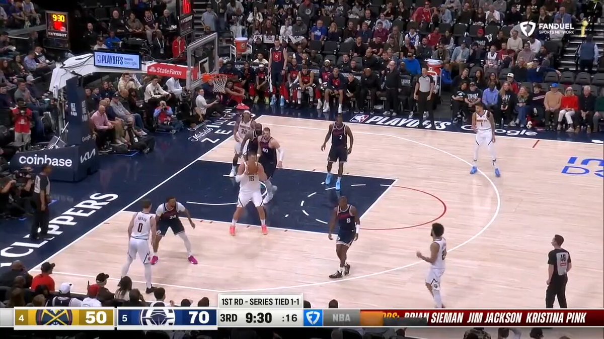 Jokic really tests Zubac for a few possessions straight here, but Zubac doesn't back down and wins the matchup tonight. 3 stops in this stretch 1v1