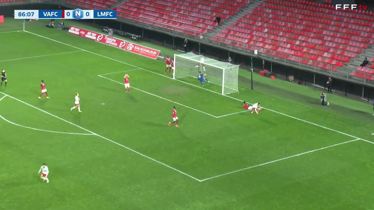 En infériorité numérique, LE MANS FC parvient à trouver la faille sur une contre-attaque menée par Dame Gueye et conclue par Antoine Rabillard. Un but peut-être décisif pour les Manceaux ? 0️⃣ - 1️⃣ I 87e
