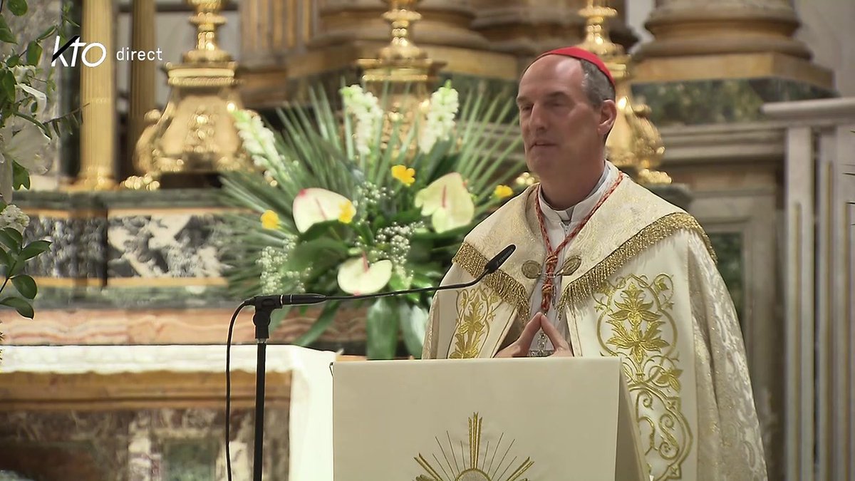 🔴 « Le #PapeFrançois nous a appris à aimer par son comportement, par ses paroles, par ses gestes, par ses attitudes », déclare le cardinal François Bustillo. « Confions au Seigneur sa vie, son pèlerinage. » 👉 Veillée de prière à la Trinité-des-Monts :