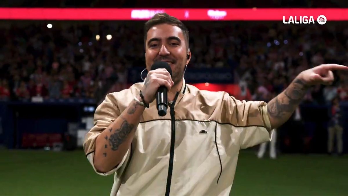 Beret actuó en el Riyadh Air Metropolitano durante el descanso del partido de anoche con Atleti Music x Mahou Cinco Estrellas 😁🎶