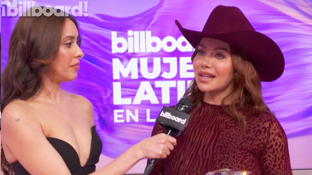 Después de una presentación impecable la homenajeada con el PREMIO IMPACTO CHIQUIS, habló de este especial momento. 🌟👑