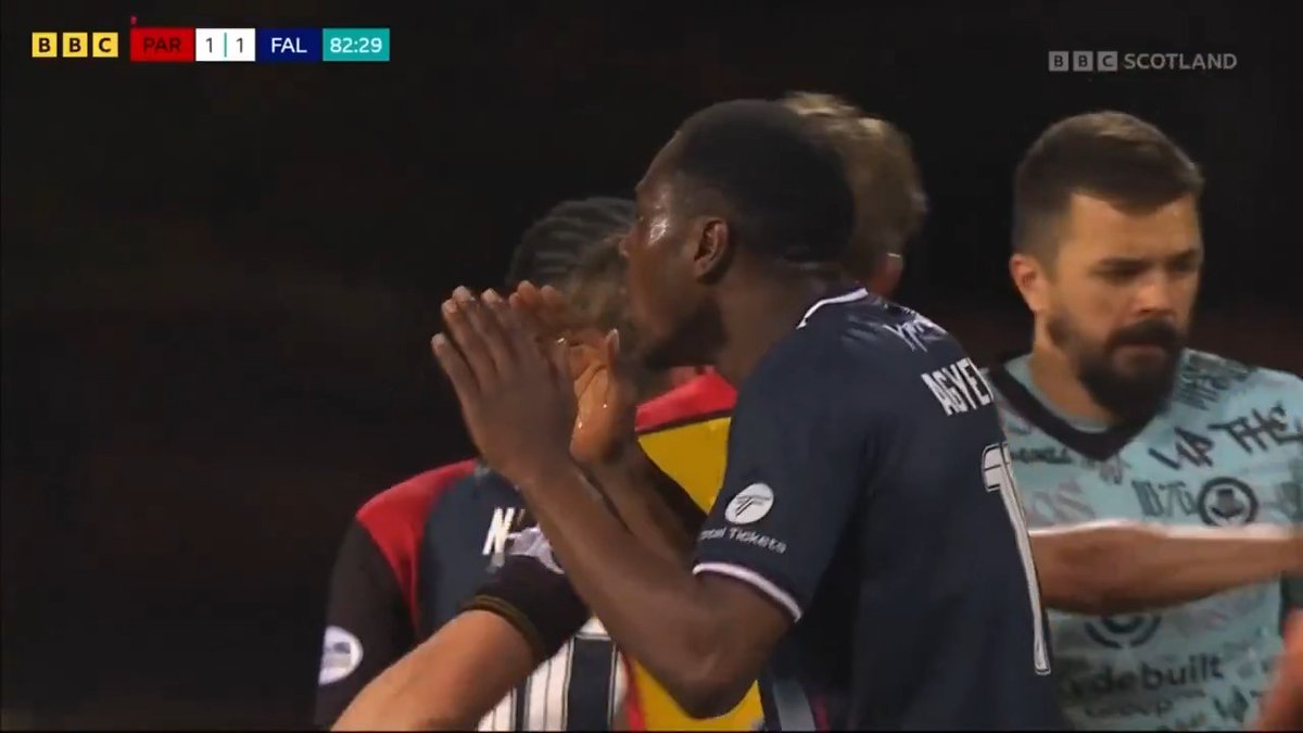 'That's not a red card for me' ❌ Falkirk are down to 10-men as Alfredo Agyeman lunges after a bad touch 🟥 Correct decision? James McFadden doesn't think so 🤔 #BBCFootball