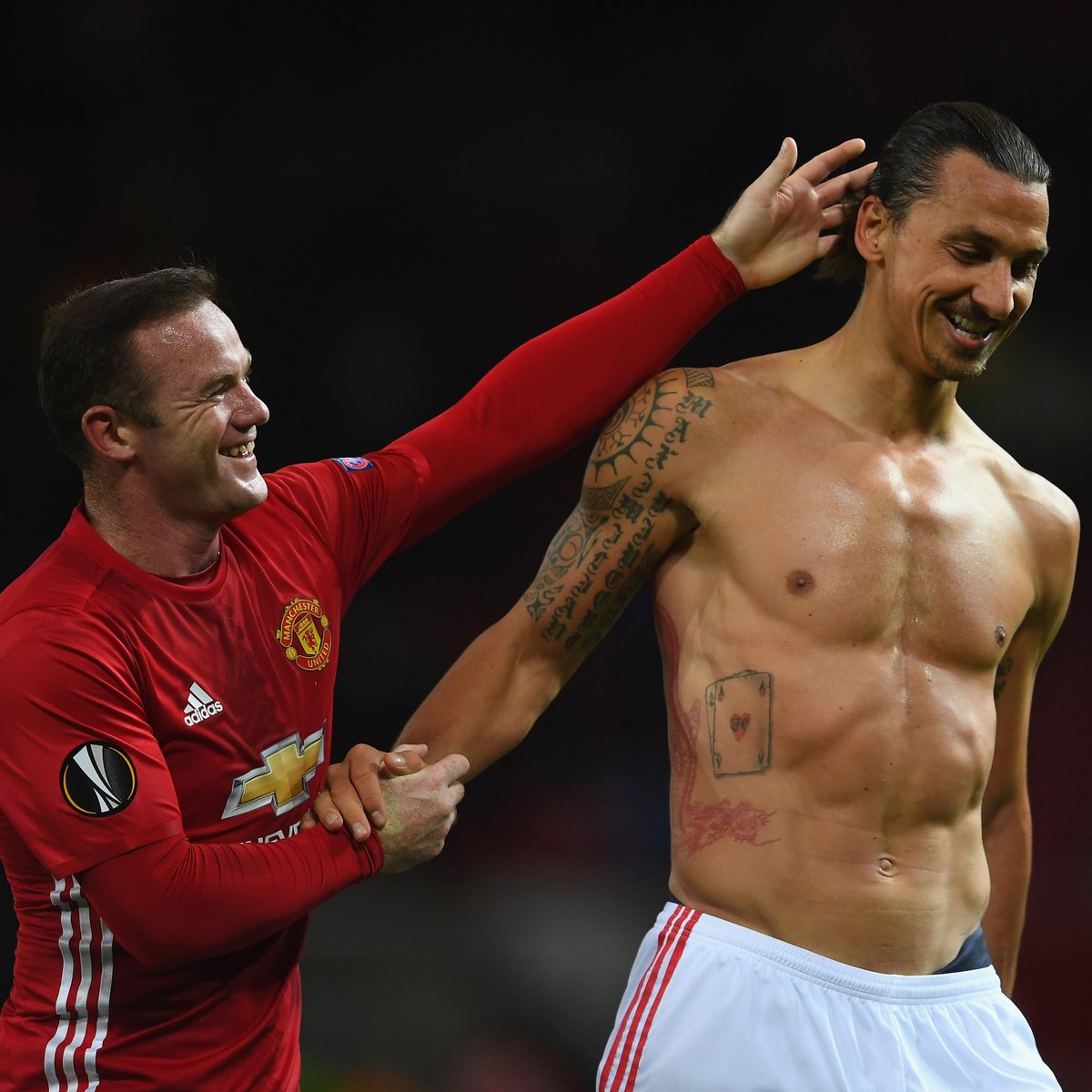 Ibrahimović teve 9 participações em gols (5 gols e 4 assistências) no título da Europa League 2016/2017. O camisa 9 participou de 11 dos 15 jogos na competição, o rompimentos do ligamento cruzado do joelho direito o tirou da semi e final.
