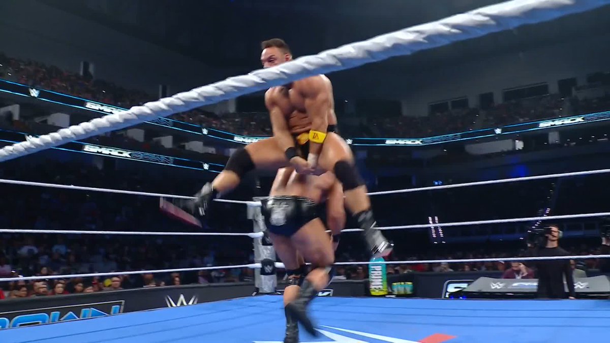 .LA Knight is wasting no time! 👊 #SmackDown