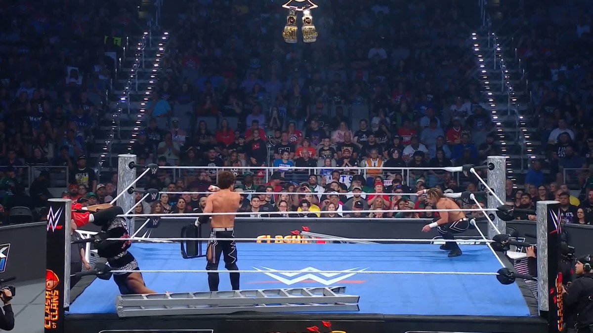 MCMG are doing whatever it takes! 😳 #SmackDown
