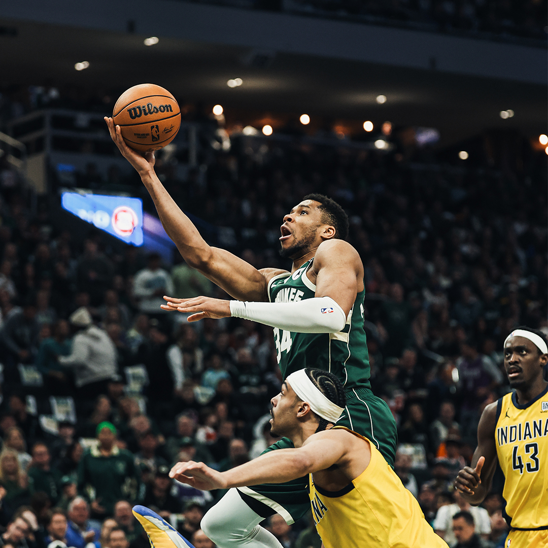 Giannis with a monster Game 3. 37 PTS | 12 REB | 6 AST | 74% FG