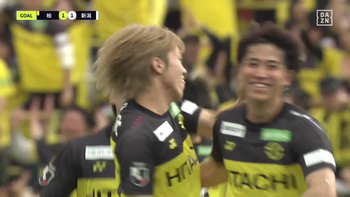 完璧に崩しきった💯 PA手前から久保のスルーパスに ポケットに走り込んだ山田が落とし 最後は #渡井理己 が流し込んだ! レイソルらしい見事な連動で 同点に! 🏆明治安田J1第12節 🆚柏×新潟 🆓 #DAZN 無料ライブ配信 ⏩ #Jみようぜ #Jリーグ #無料だぞーん #柏新潟