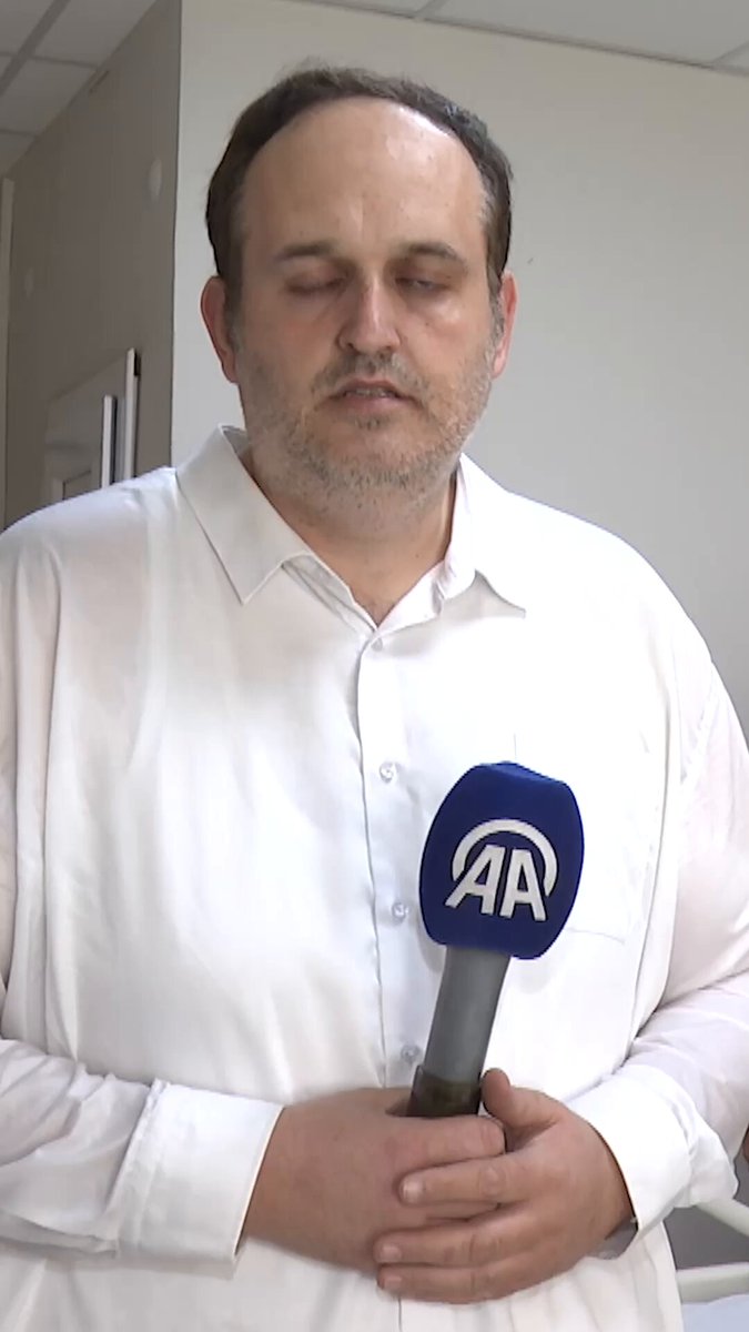 ❝Yeni kalbime alıştım, yeniden doğmuş gibiyim. Nefes almam bile değişti❞ Yaşamını iki ayrı yapay kalp cihazıyla sürdüren Tarık Bayer, 25'inci yaş gününde Ege Üniversitesi Hastanesi'nde yapılan kalp nakliyle sağlığına kavuştu