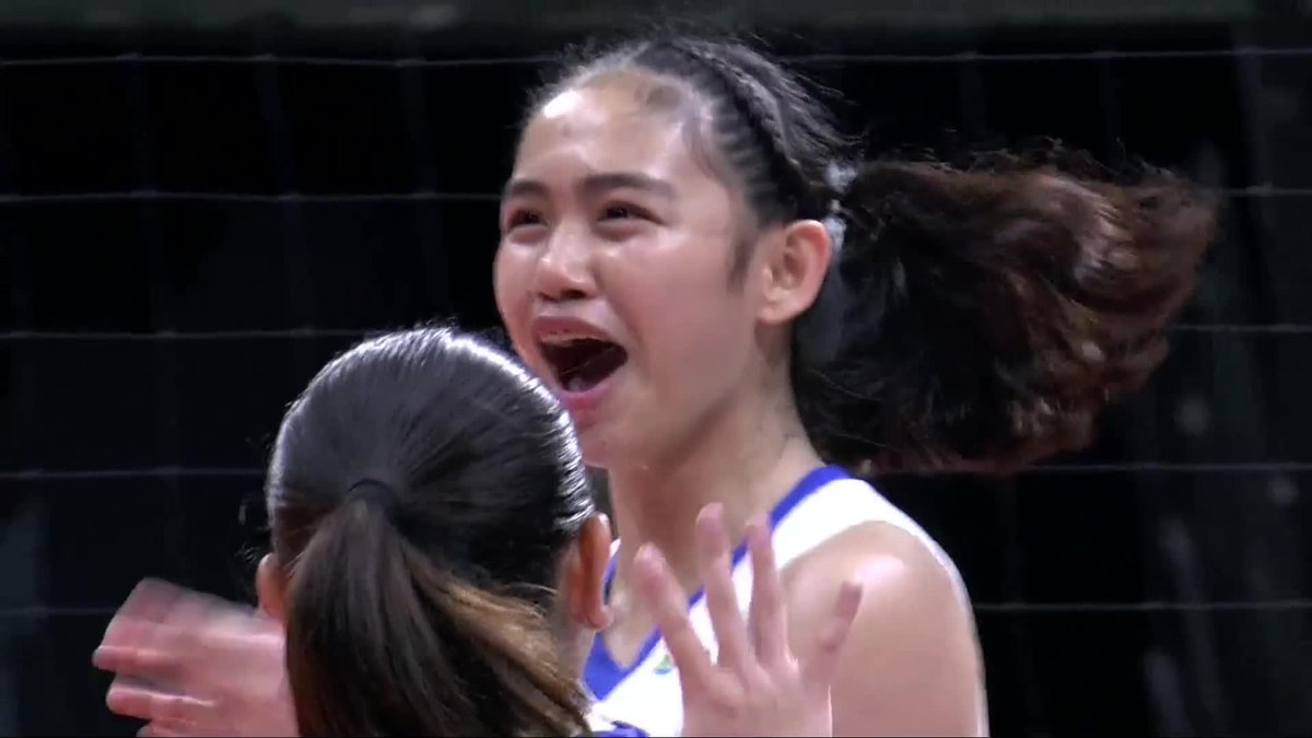 MISSION JIHAN-POSSIBLE Jihan Chuatico seals the deal for the Ateneo Blue Eagles, firing three straight points to close out the first set against the UE Lady Red Warriors in Round 2 of the UAAP Season 87 women’s volleyball tournament. #UAAPSeason87 #LegendsStartHere #OneSports