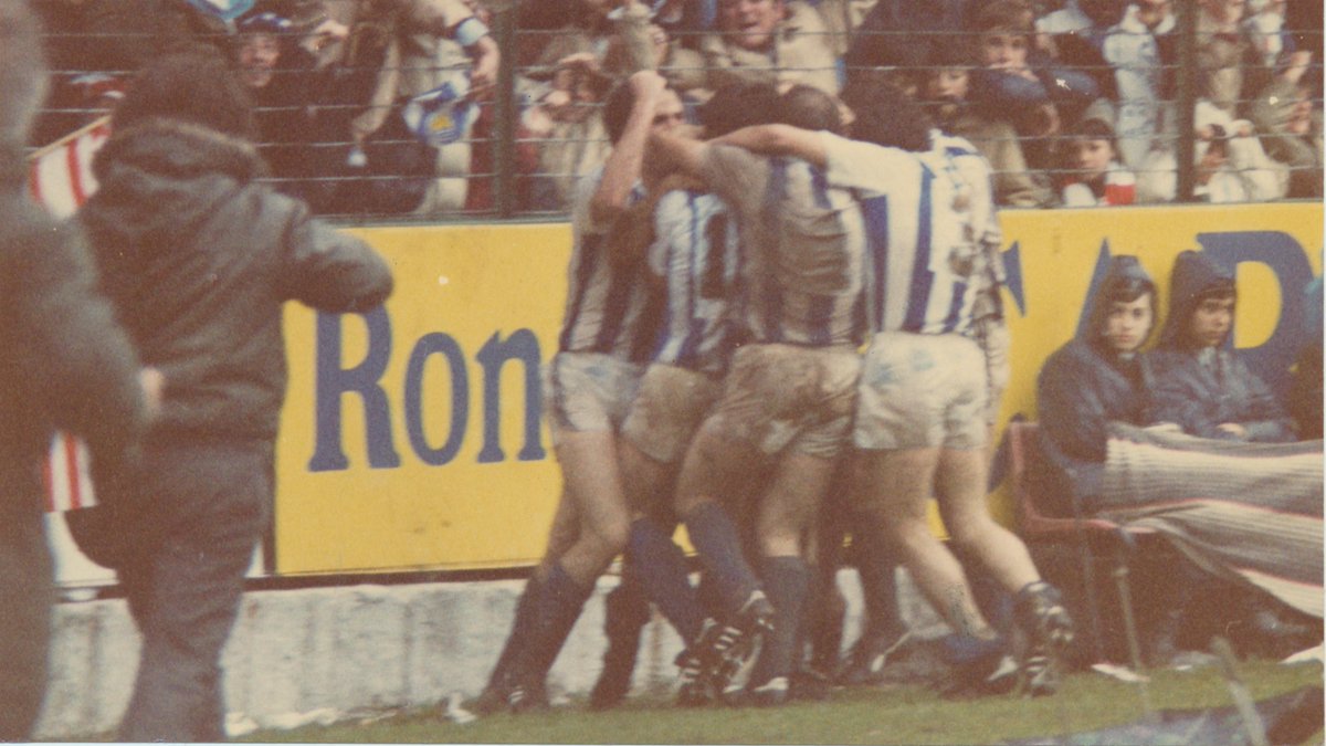 Gijón. 26 de abril de 1981. Último minuto en El Molinón. Zamora. El resto es historia. 🏆 𝗧𝗫𝗔𝗣𝗘𝗟𝗗𝗨𝗡𝗔𝗞!!! 💙 #HistoriaRS