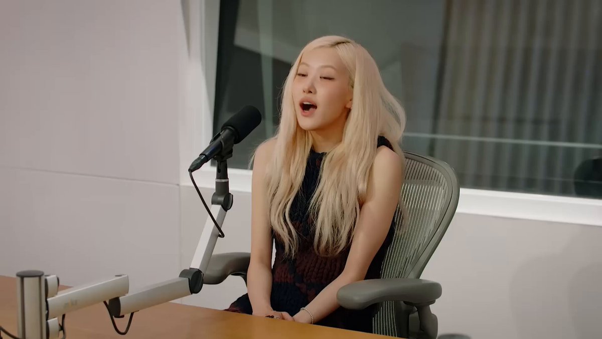 Throwback to when #ROSÉ opened up to Zane Lowe about the journey behind her debut album, rosie 💕