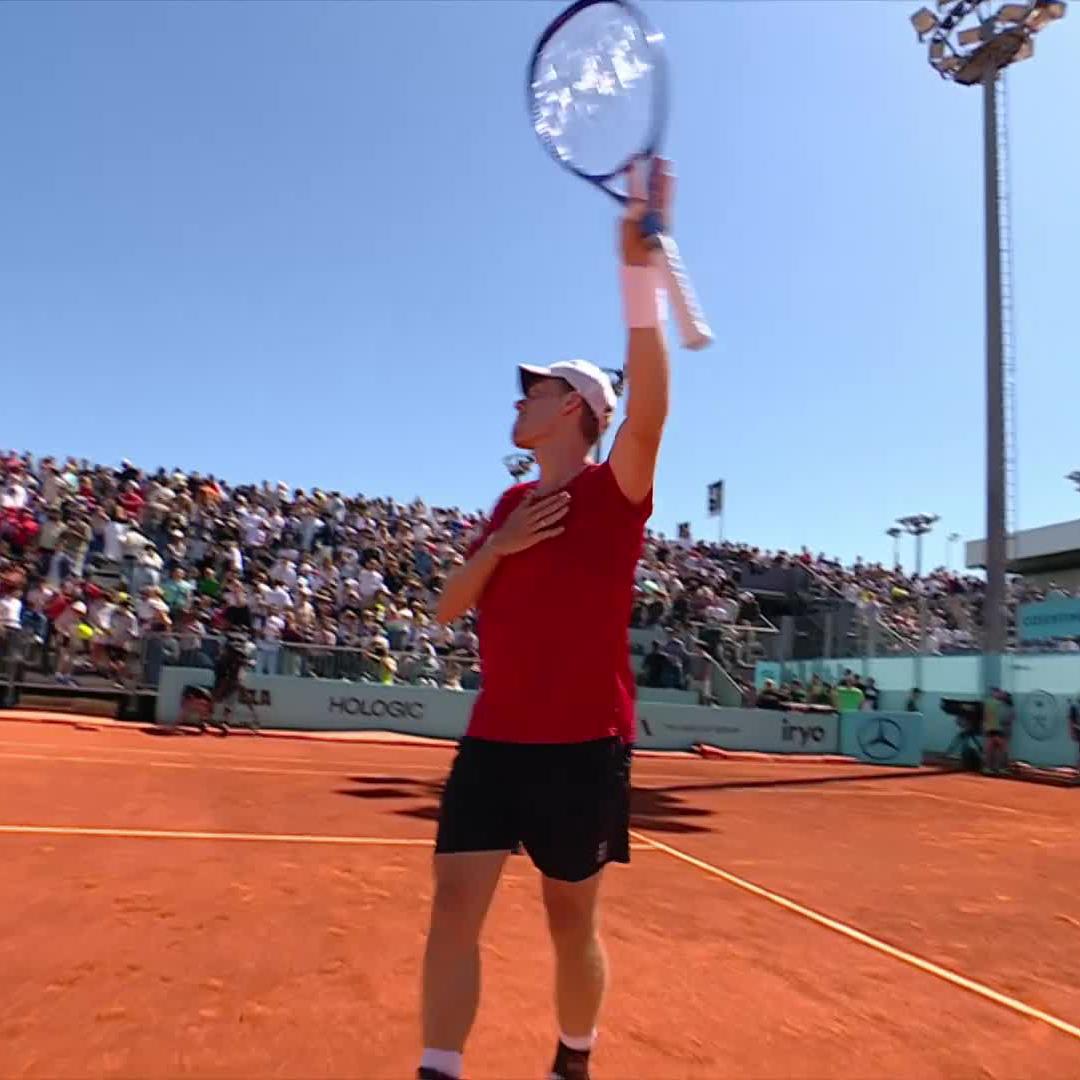 Sublime Shapo 👏 Shapo takes out former #MMOpen finalist Nishikori 6-1 6-4!