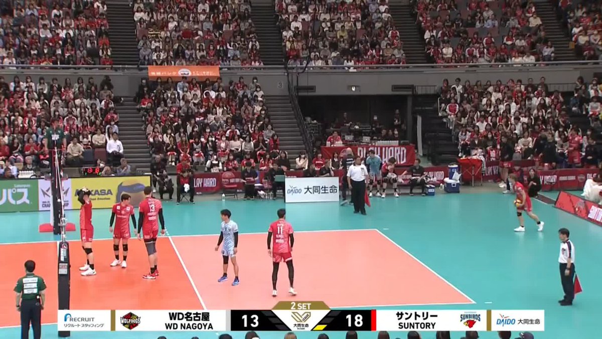粘るサントリー #喜入祥充 選手は飛び込み #アレクサンデルシリフカ 選手は足を出すも…💥 追いかけるウルフドッグス名古屋 #高梨健太 選手が決めきるキャプテンの大仕事 サントリーサンバーズ大阪 ウルフドッグス名古屋 サントリー🆚WD名古屋 J SPORTSオンデマンドでは 大同生命SV.LEAGUE チャンピオンシップ 全試合独占LIVE配信!