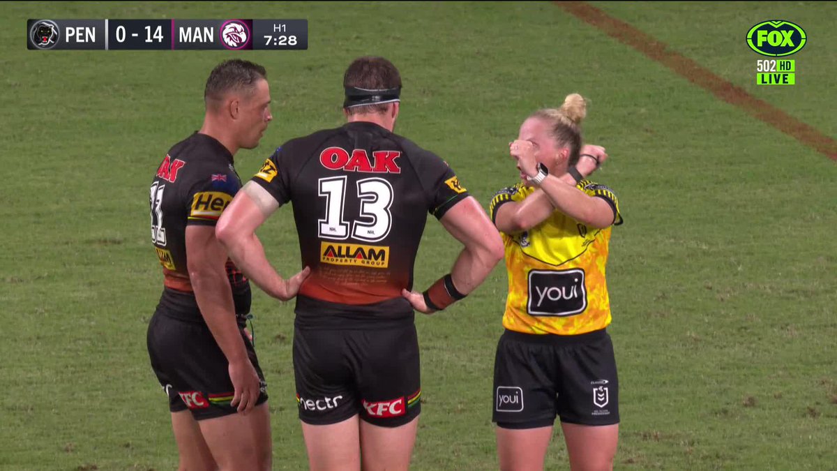 Scott Sorensen was sent to the sin bin for this shoulder charge. 📺 Watch #NRLPanthersManly on ch.502 or stream on Kayo: ✍️ BLOG 🔢 MATCH CENTRE
