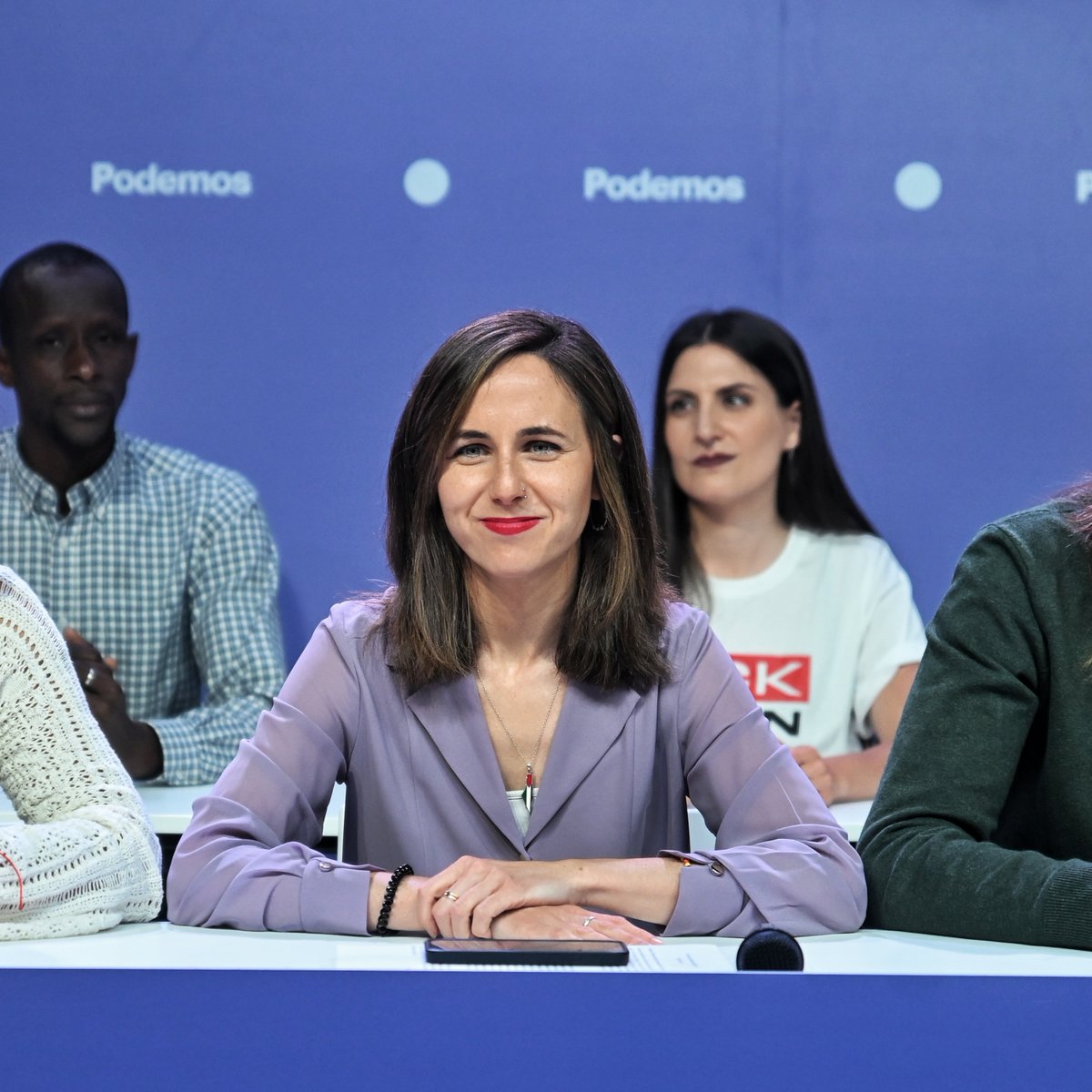 Insumisas frente al rearme, insumisos por la justicia social y el futuro.