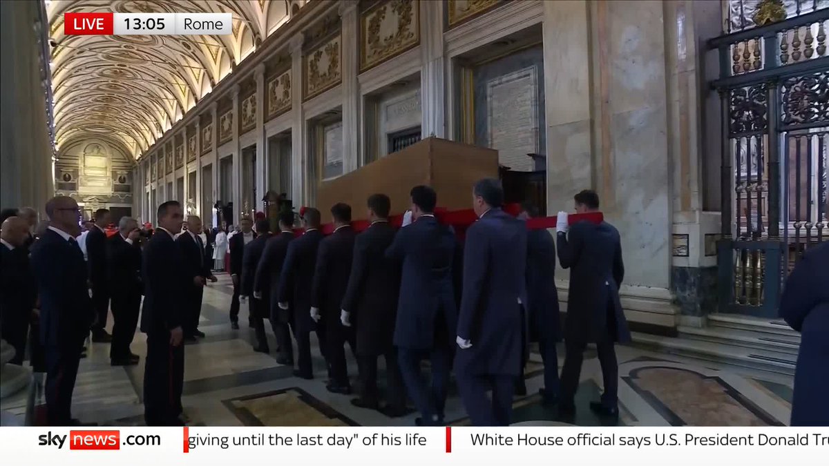 The Pope's coffin arrives at Rome's Basilica of Santa Maria Maggiore - the pontiff's final resting place. 📺 Sky 501, Virgin 602, Freeview 233 and YouTube