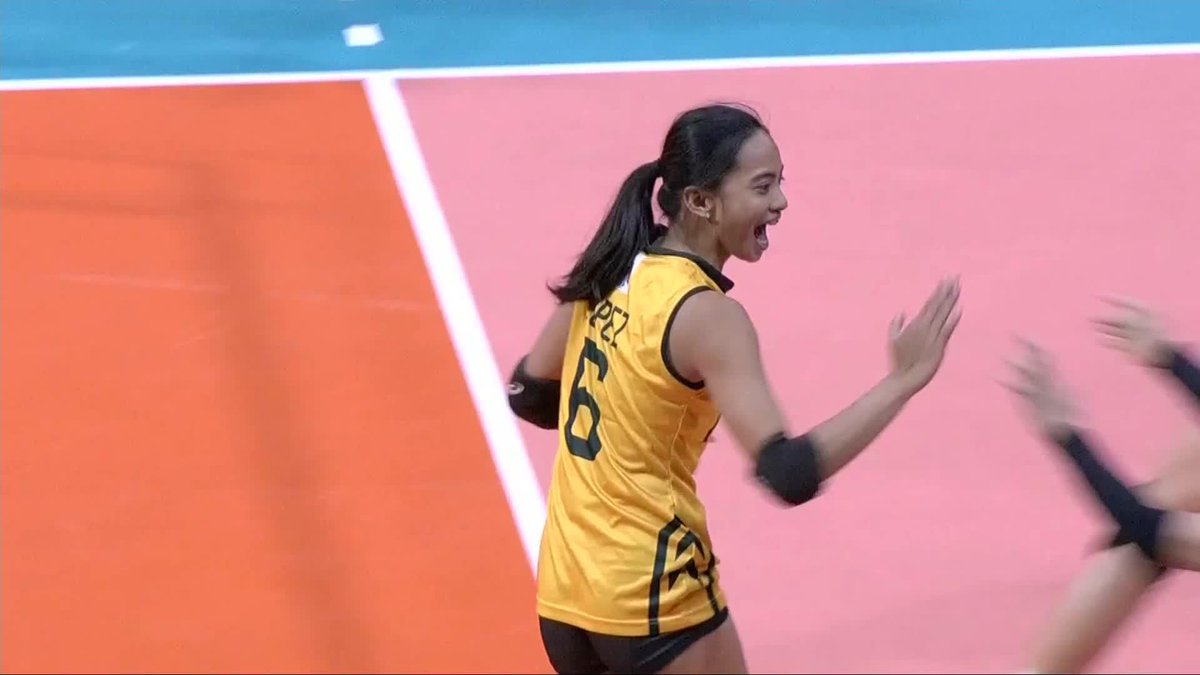 ROOKIE RISING 🔥 FEU’s rookie hitter Lovely Lopez rises to the occasion, delivering a clutch finisher against the DLSU Lady Spikers to secure a crucial victory for the Lady Tamaraws. #StrongerBetterTogether #LegendsStartHere #OneSports