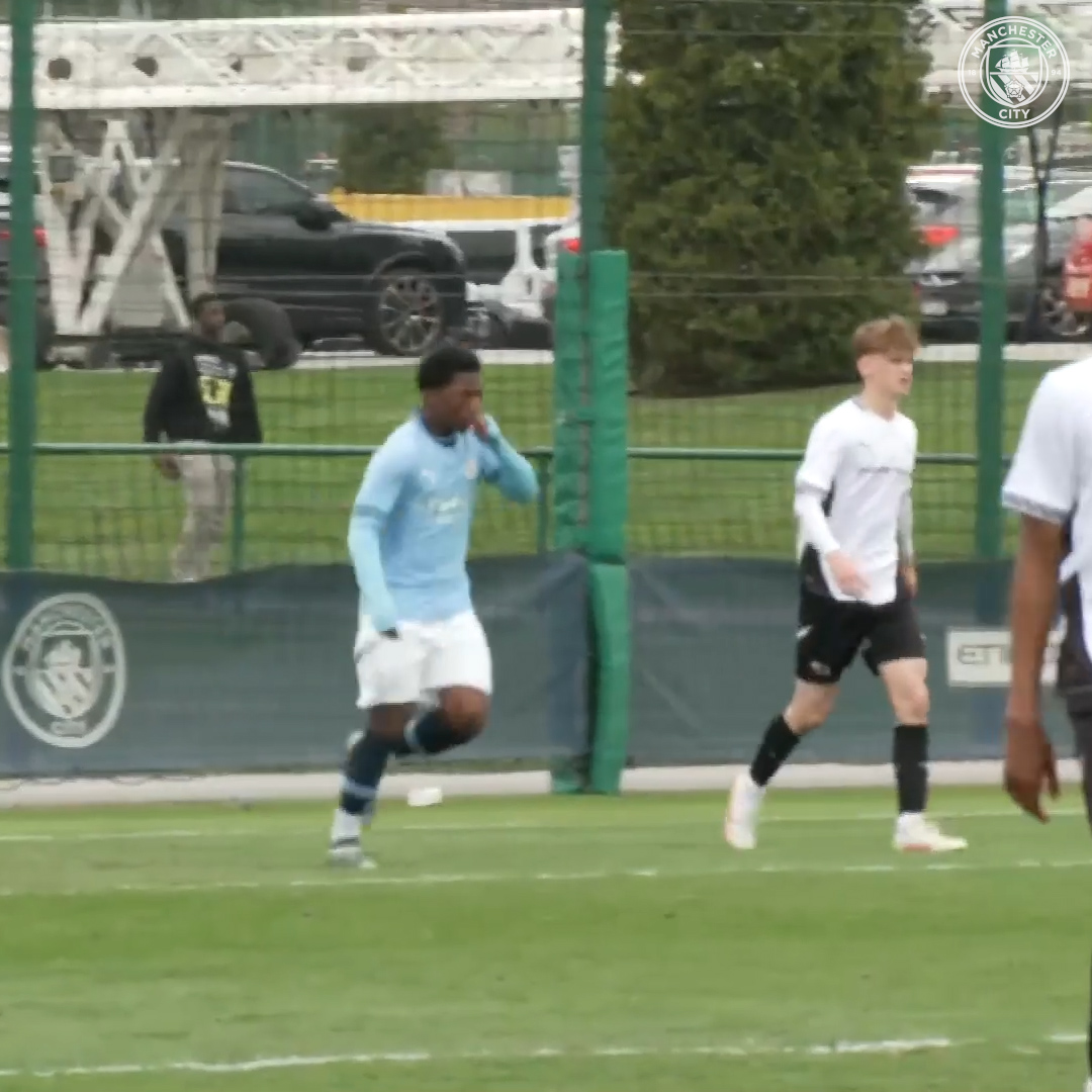 What a strike from Ryan McAidoo! 🤯🚀 Tap to watch our Under-18s LIVE on CITY+ ⤵️