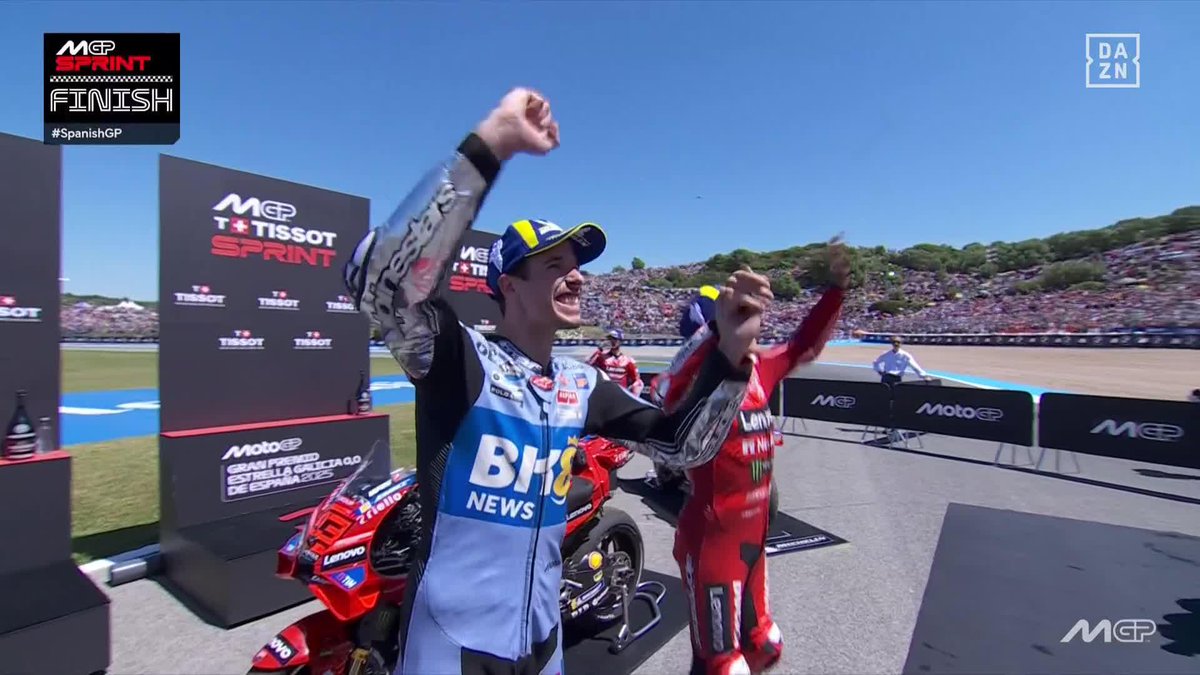 Celebradlo porque estáis haciendo historia. Porque habéis dado otra ‘Márquezclass’ 🎩 Marc Márquez 🤝🏻 Alex Márquez Disfruta el GP de España gratis en DAZN 🔗 #SpanishGP 🇪🇸 #MotoGP 🏁