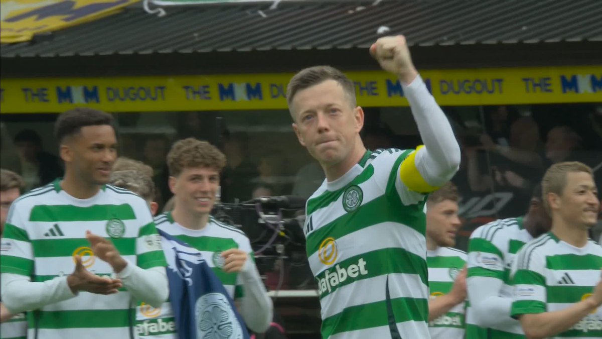 💚 "It's the best feeling in the world!" A champagne-soaked Callum McGregor joins the studio to discuss matching the high expectations at Celtic 🍾