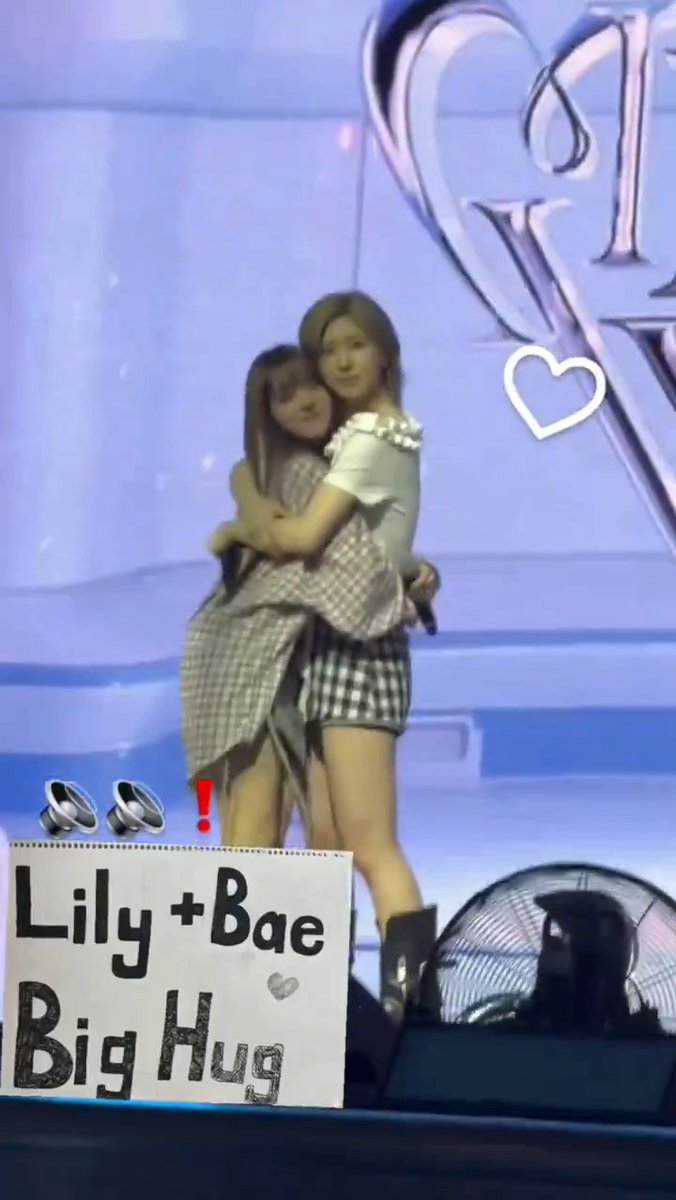 Bae and Lily hugging for almost 30 seconds 🥹