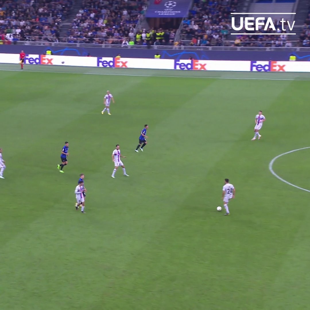 Esto no puede ser de 2022 y ante un Inter porque Pedri ha aprendido a jugar con Flick.