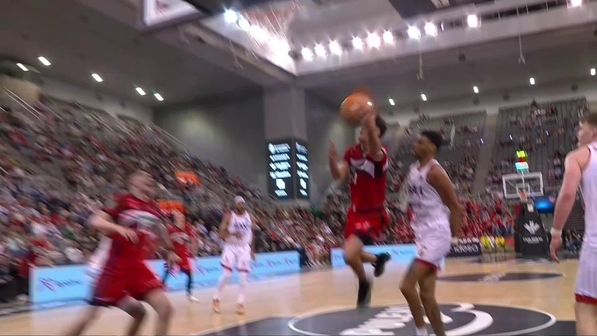 🔥 ¡CONTRA EL MUNDO PARA PONER A TODA GRANADA A SOÑAR CON LA VICTORIA! De absoluta fantasía, Riccardo Visconti. 📺Basket en Movistar Plus+ | #ConectaConTuPasión #LigaEndesa | Coviran Granada