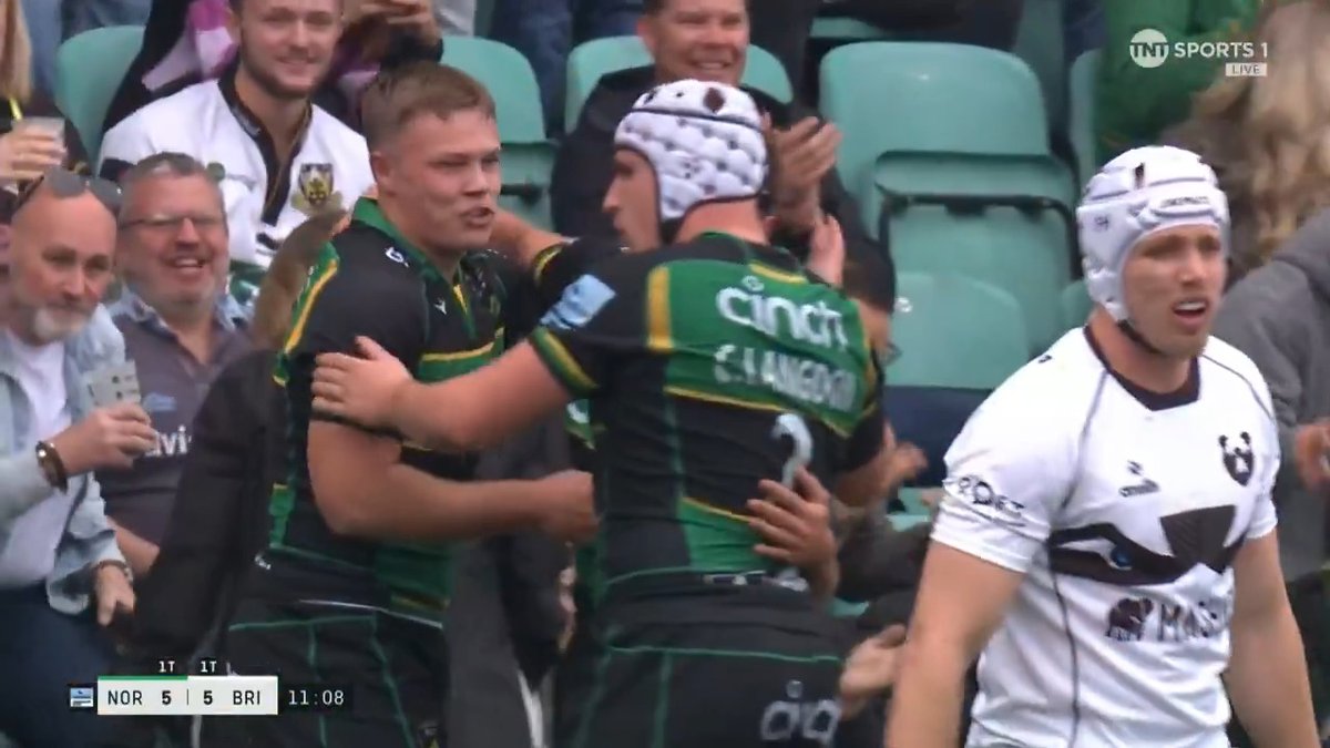 BEAUTIFUL RUGBY! Alex Mitchell scores a lovely try to level the score! #GallagherPrem | #NORvBRI