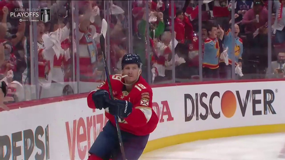 GUESS WHO? 😼 Matthew Tkachuk opens the scoring for the x - Florida Panthers in Game 3! #StanleyCup 🇺🇸: NHLonTNT (TBS) &amp; Sports on Max ➡️ 🇨🇦: Sportsnet or stream on Sportsnet+ ➡️