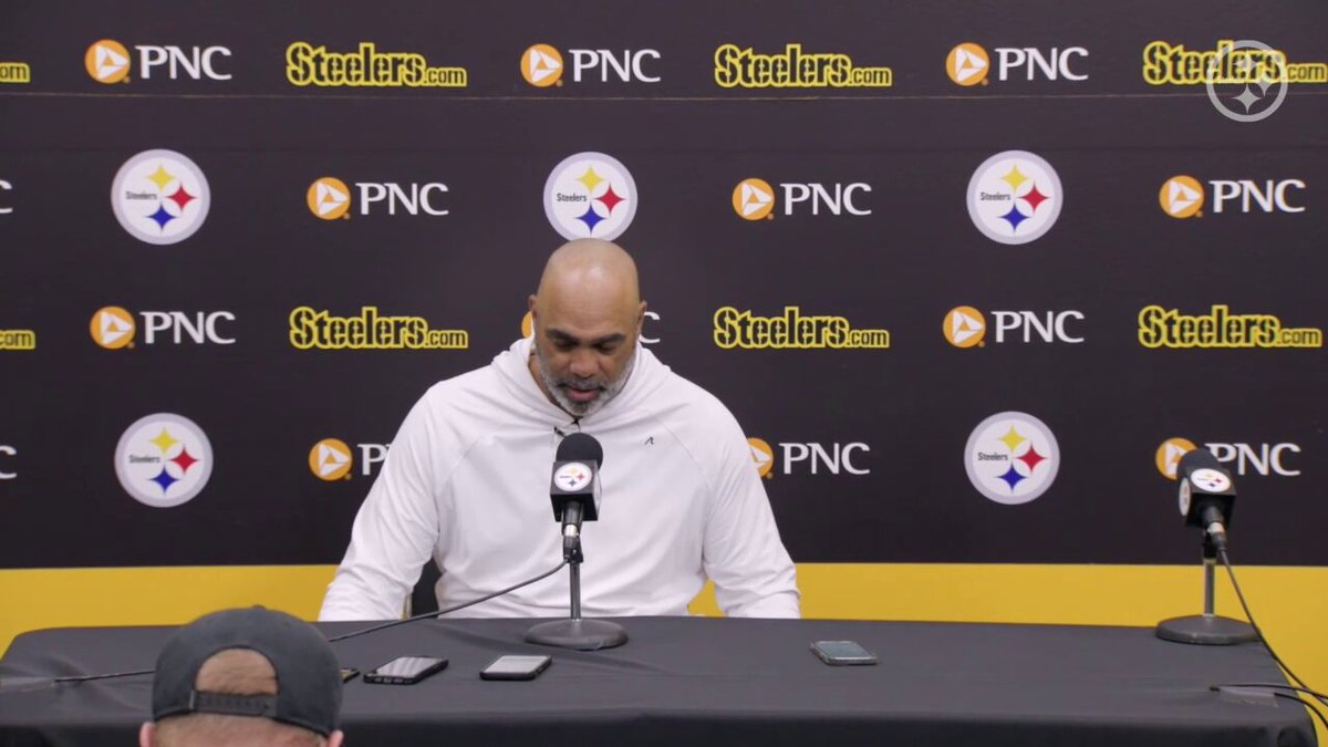 DC Teryl Austin speaks to the media about OLB Jack Sawyer: