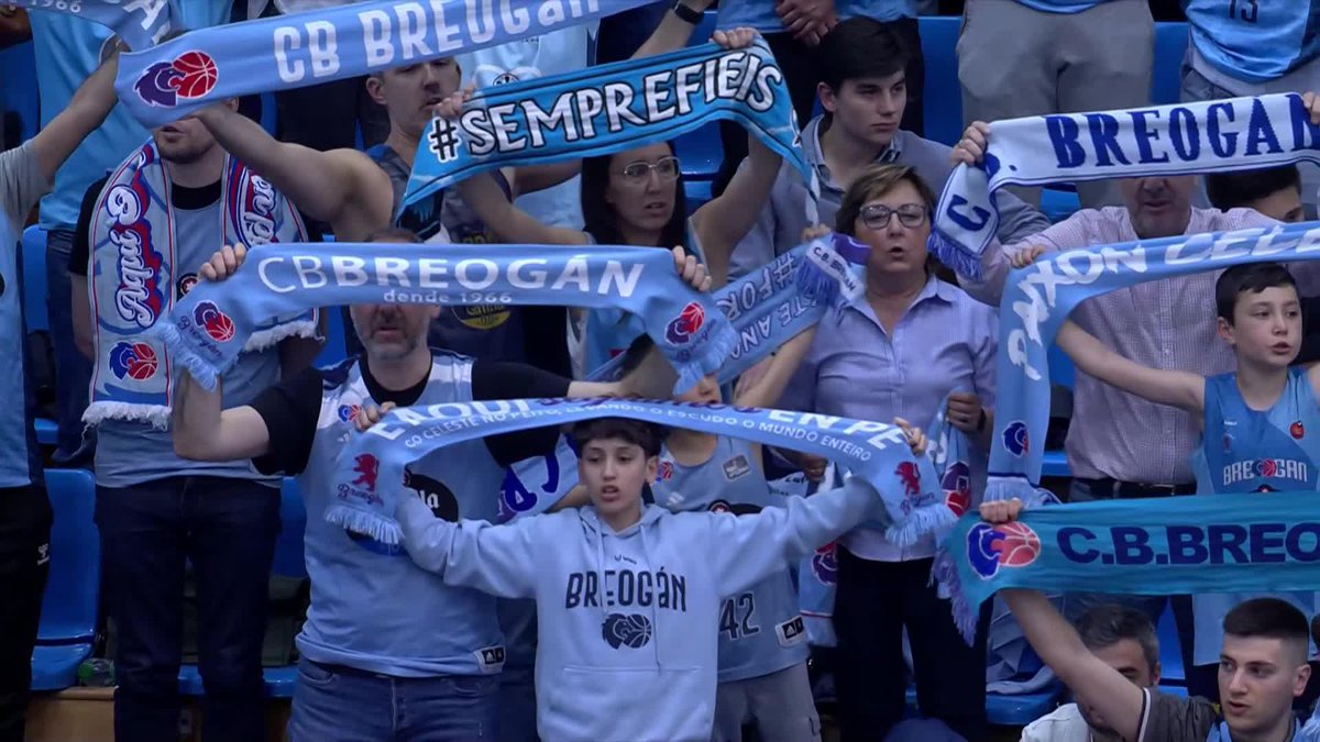 💙 El momento en el que el Pazo se pone en pie para entonar a pleno pulmón el himno del Río Breogán es... 𝙥𝙖𝙩𝙧𝙞𝙢𝙤𝙣𝙞𝙤 𝙣𝙖𝙘𝙞𝙤𝙣𝙖𝙡. 📺 Basket en Movistar Plus | #ConectaConTuPasión #LigaEndesa